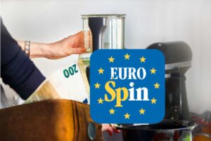 Un robot da cucina con soldi ed il logo Eurospin