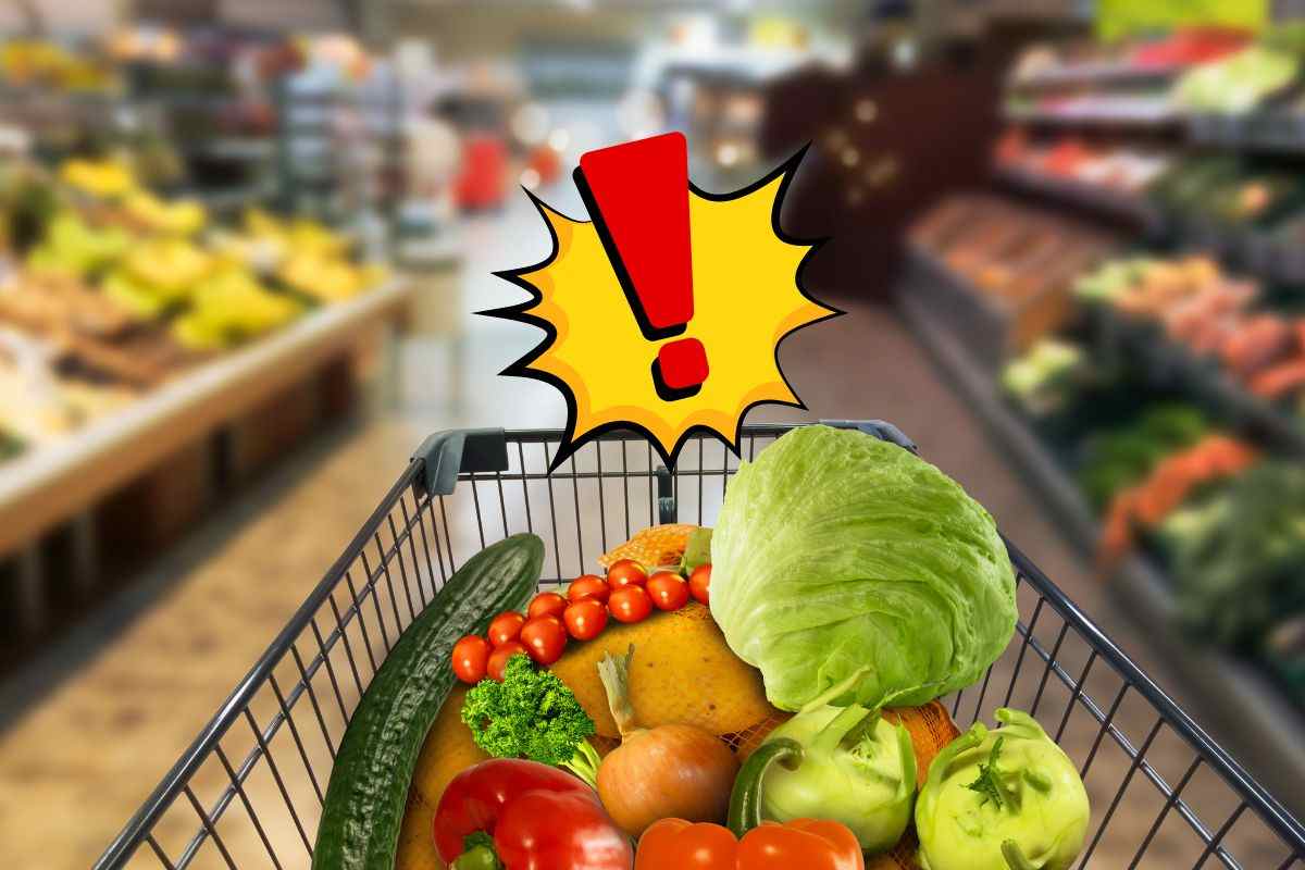 Spesa di frutta e verdura al supermercato