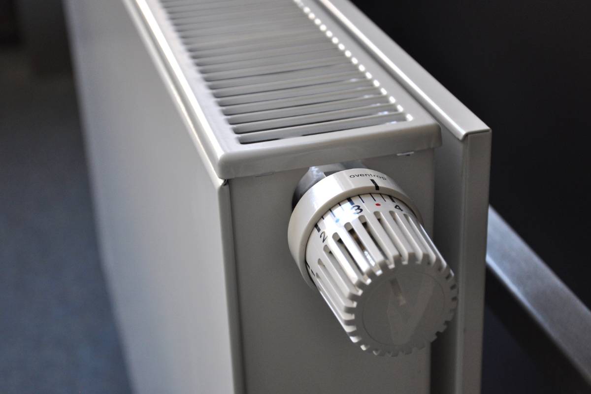 Un termosifone visto di lato