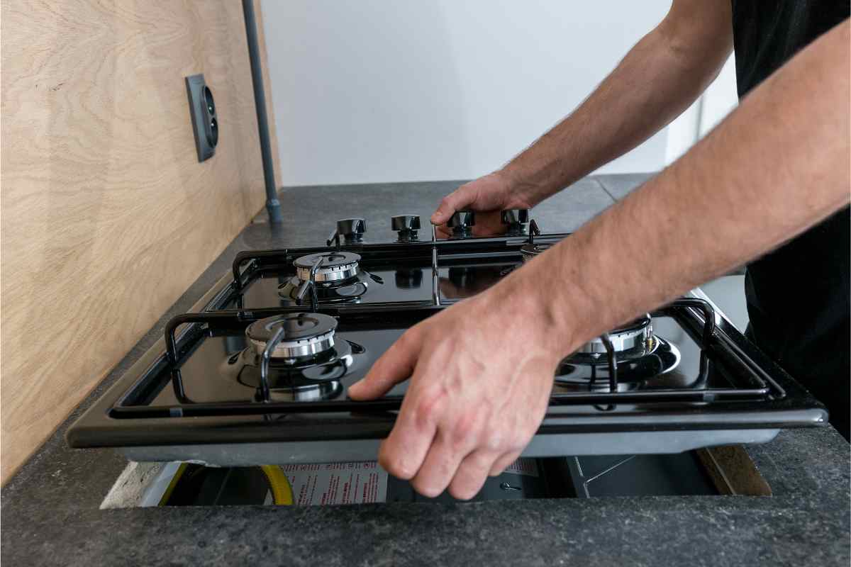 Installazione di un piano cottura a gas