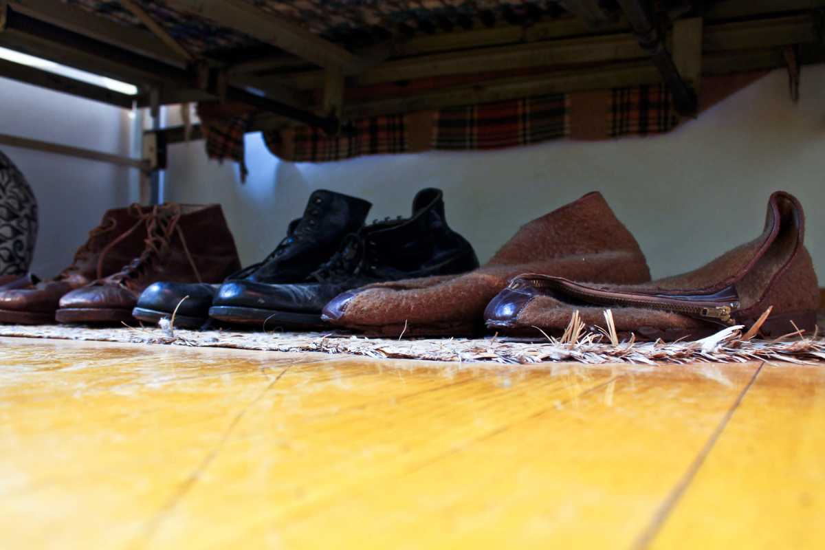 scarpe sotto il letto