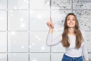 ragazza indica, piastrelle pulite, piastrelle sporche, stelline brillanti