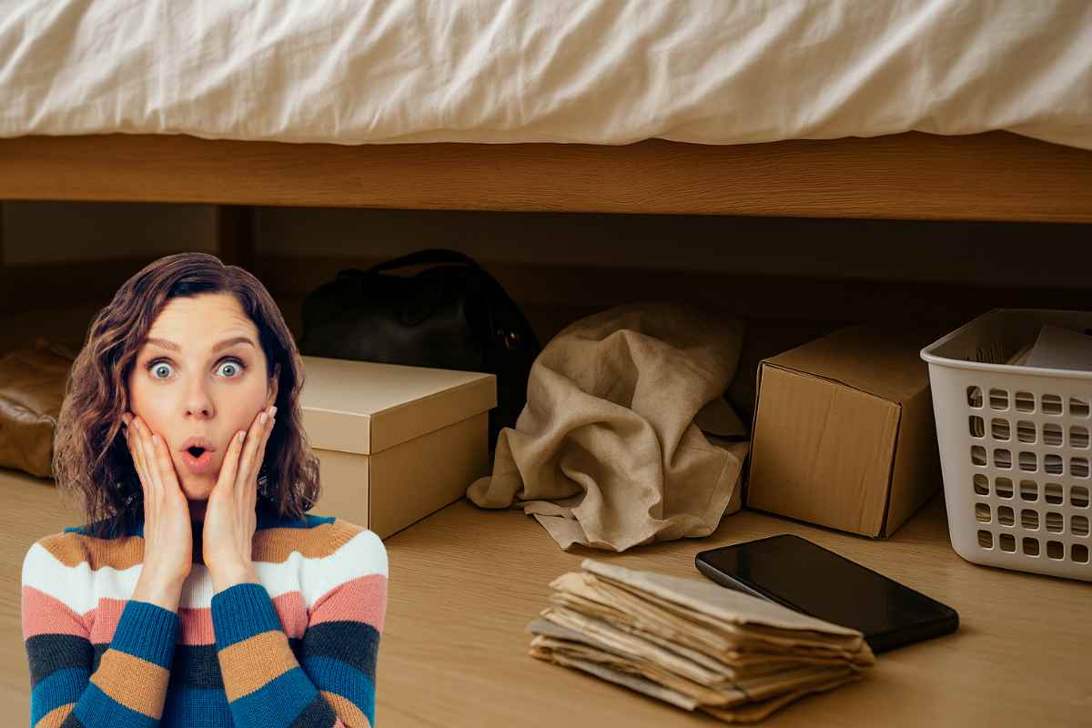 letto disordinato donna sorpresa