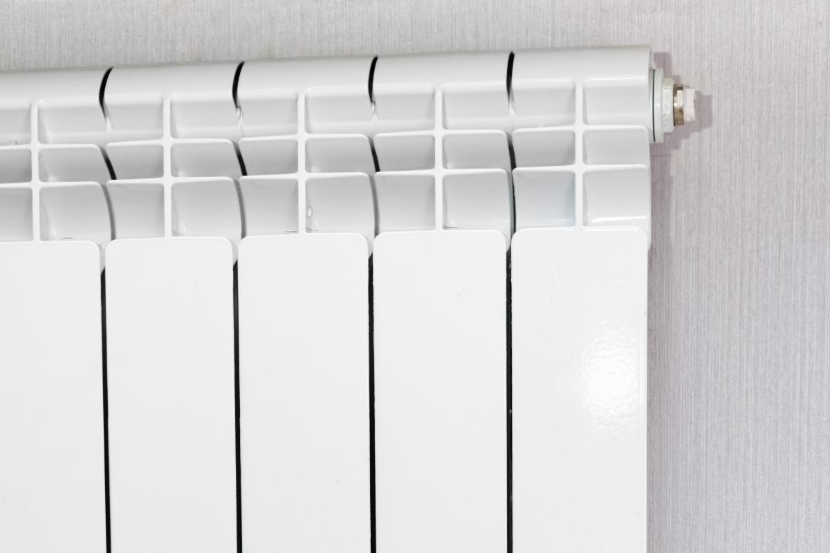 Un termosifone bianco